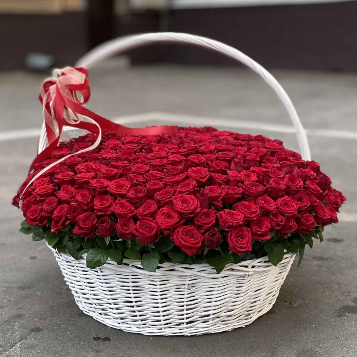 Акция! 301 красная роза в корзине