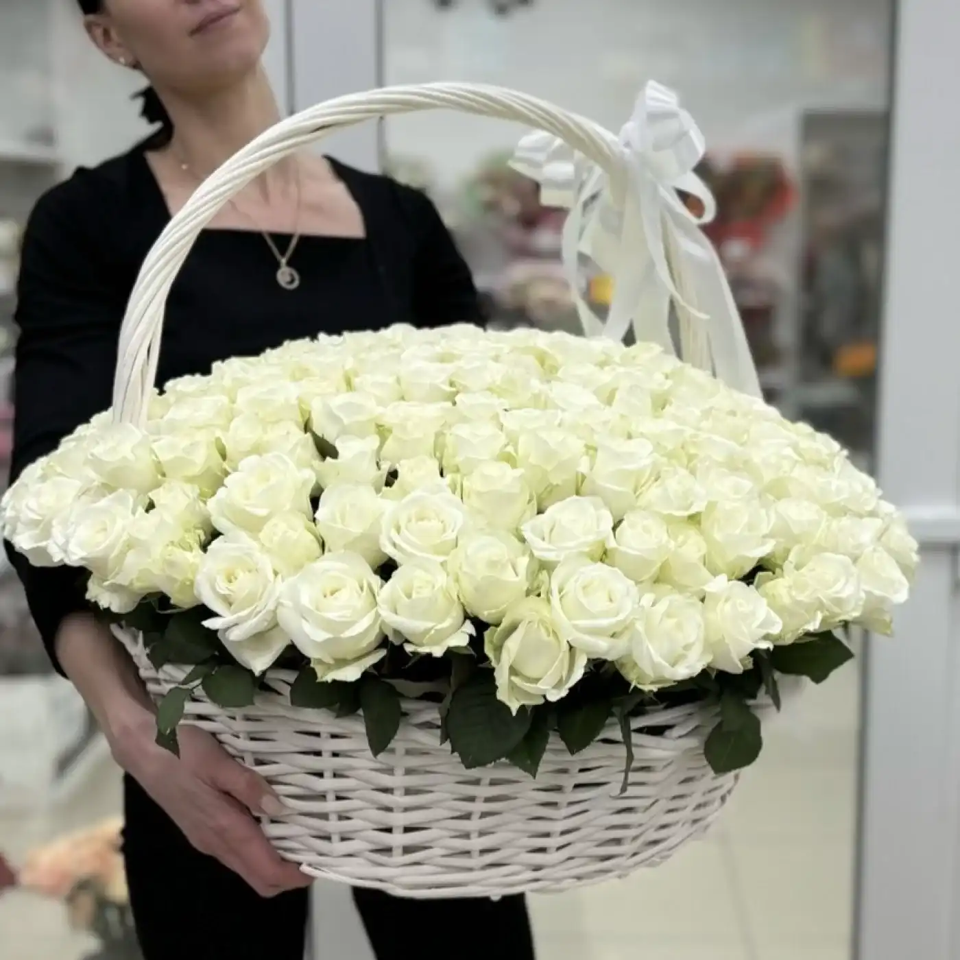 Акция! 201 белая роза в корзине