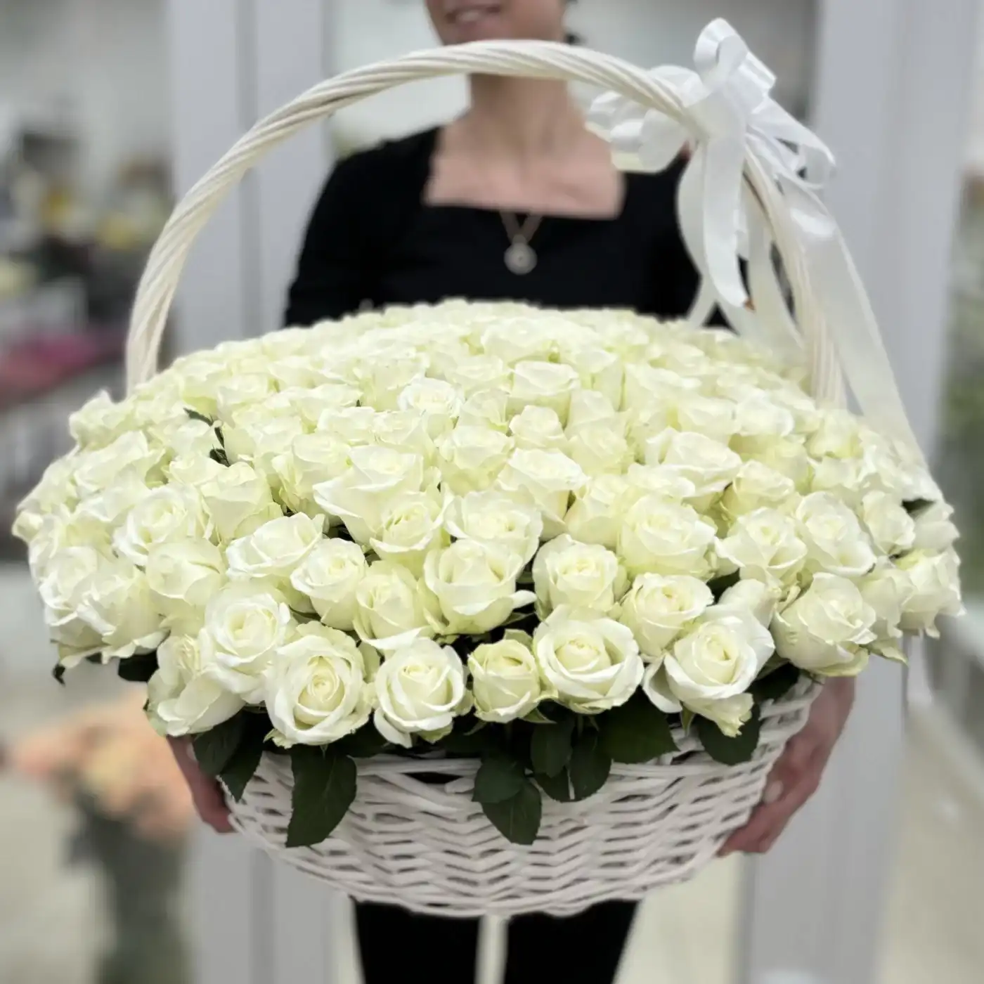 Акция! 201 белая роза в корзине