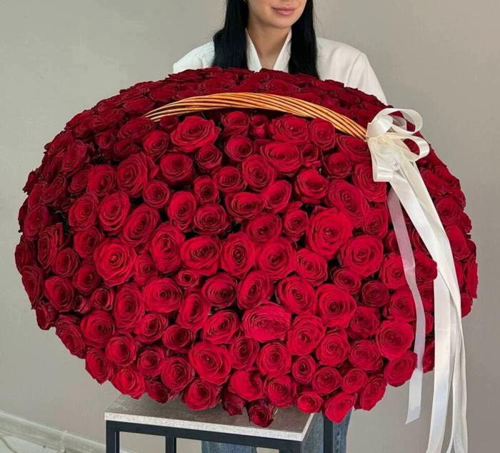 Акция! 201 красная роза в корзине