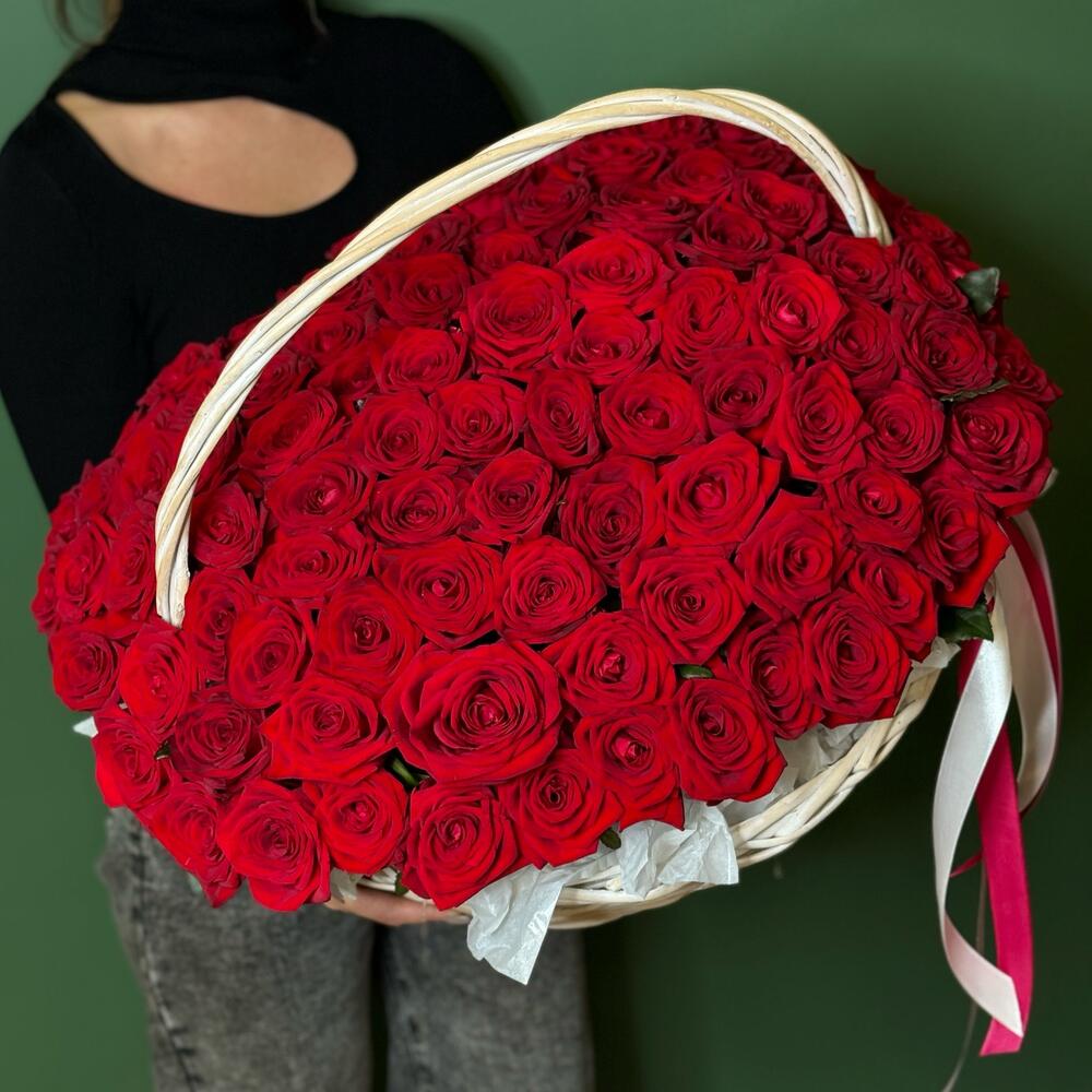 Акция! 101 красная роза в корзине