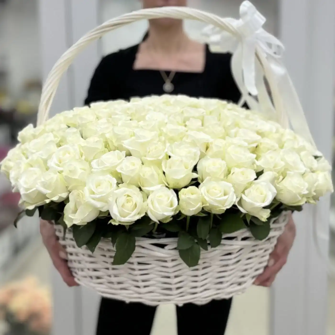 Акция! 201 белая роза в корзине
